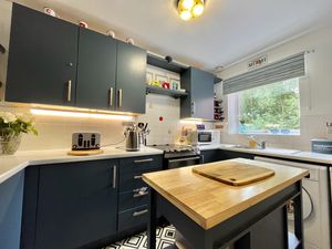 Kitchen- click for photo gallery